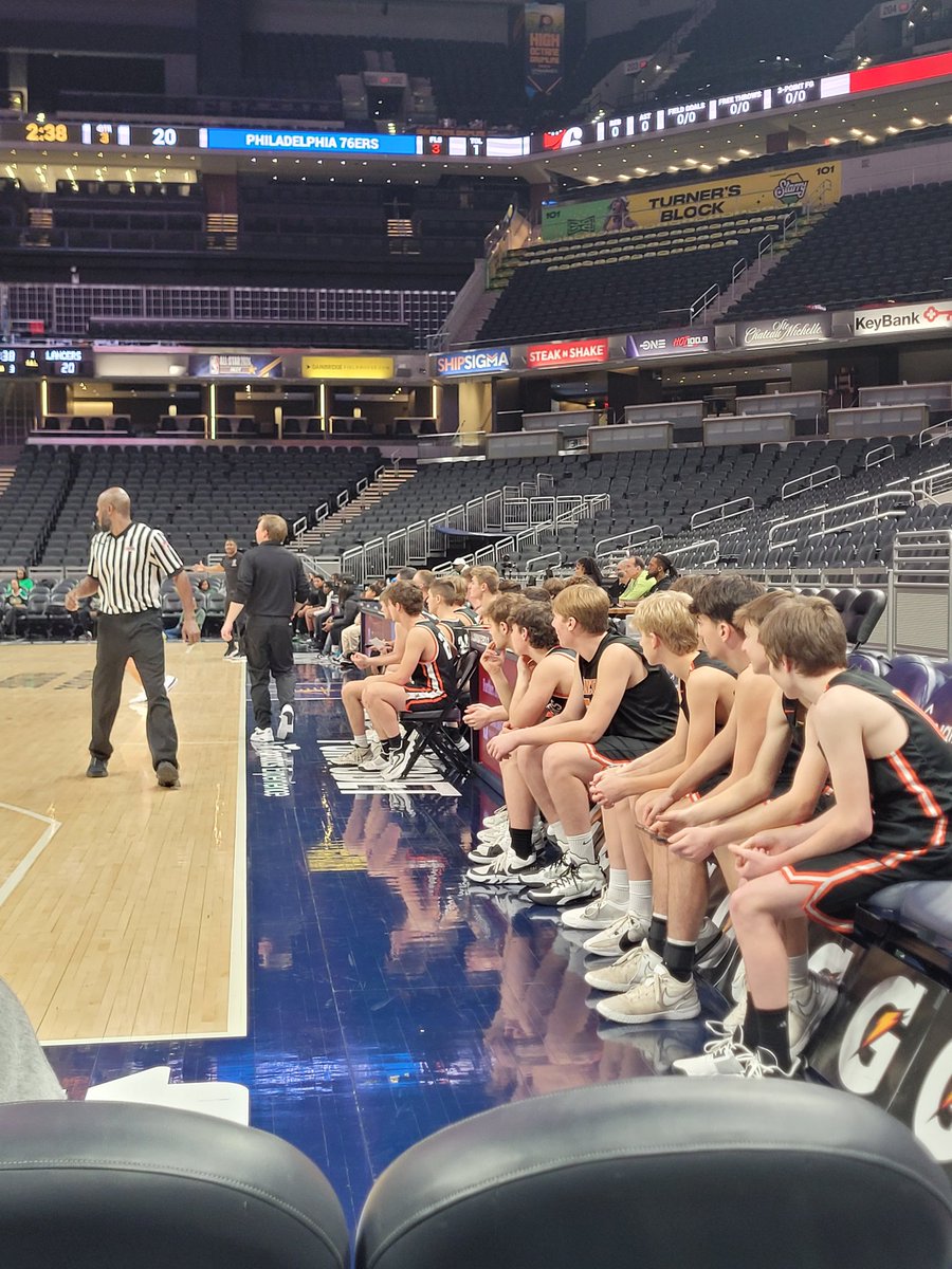 lancersports217's tweet photo. What a great day!!  There aren't many high school kids that can say they've played 2 games during school, much less in the same year, and 1 at the home of the Pacers!!  
#loveofthegame https://t.co/94FLfIpeV5