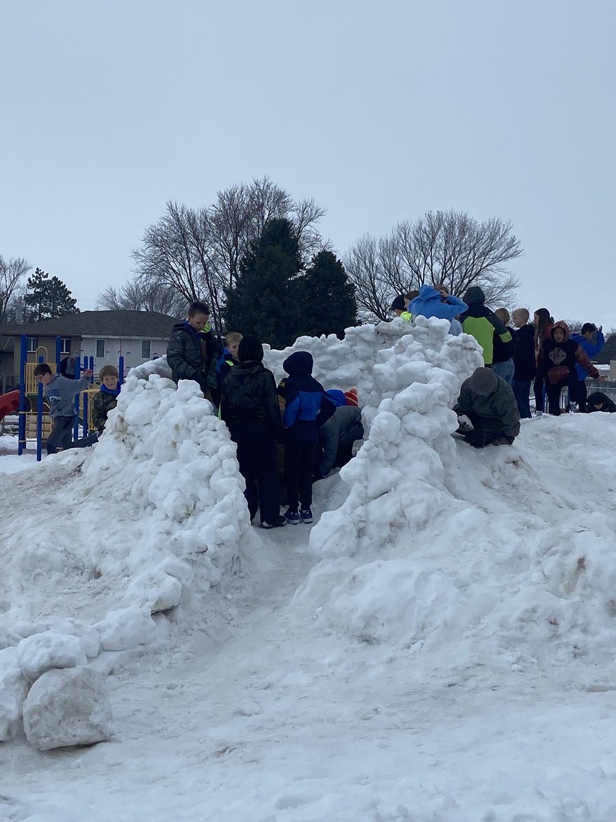 SNOW MUCH FUN! #lakeviewvikes <a href="/ShellCreekVikes/">LCS Shell Creek Elementary</a>