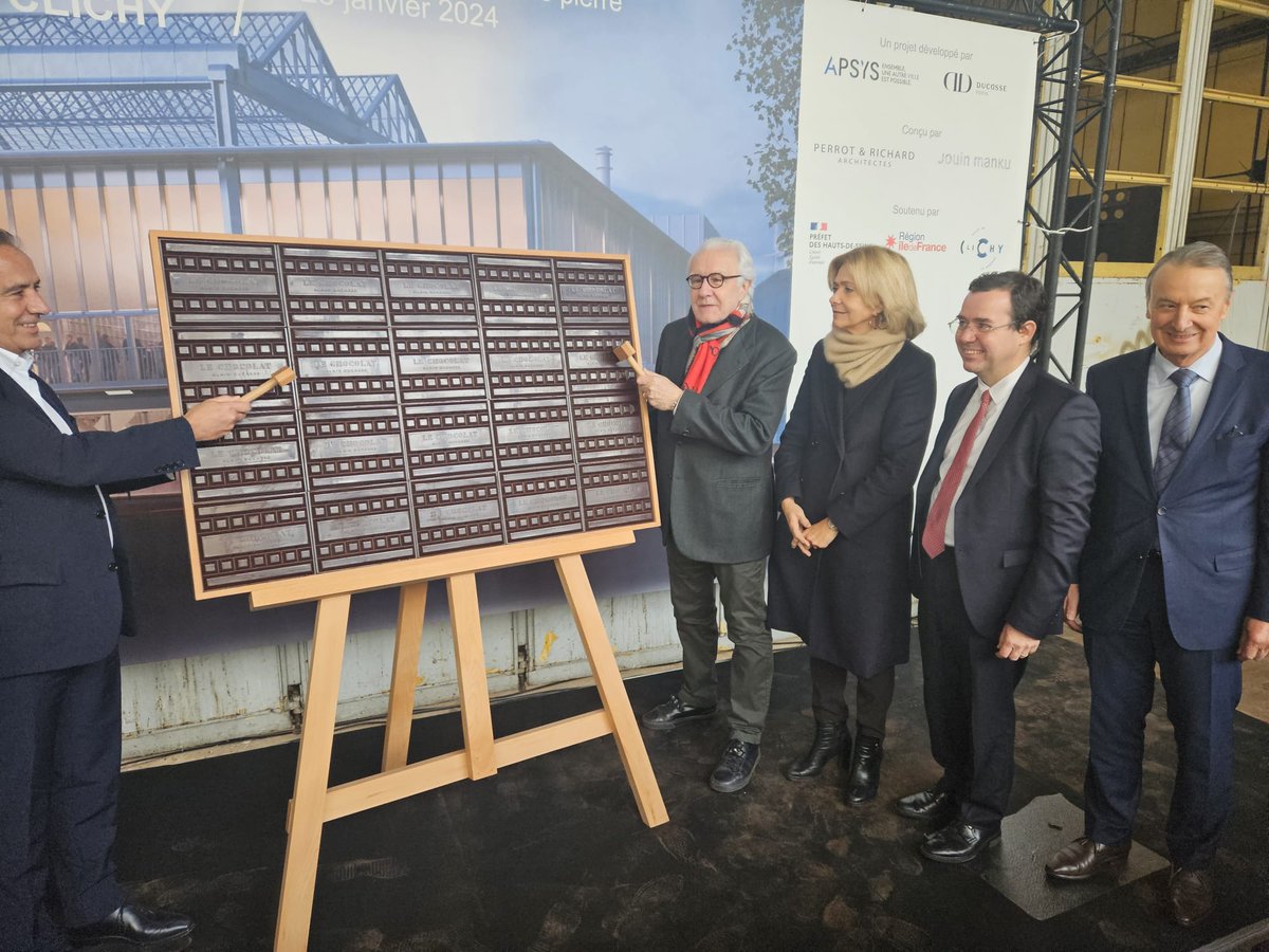 RMuzeau's tweet photo. Émotion, fierté... la #Maisondupeuple aux multiples vies s'en offre une nouvelle désormais : le groupe #Ducasse va faire rayonner la gastronomie française au-delà de nos espérances et de #Clichy grâce à une collaboration unique et à une créativité magique des partenaires. https://t.co/3j4hpgpxmN