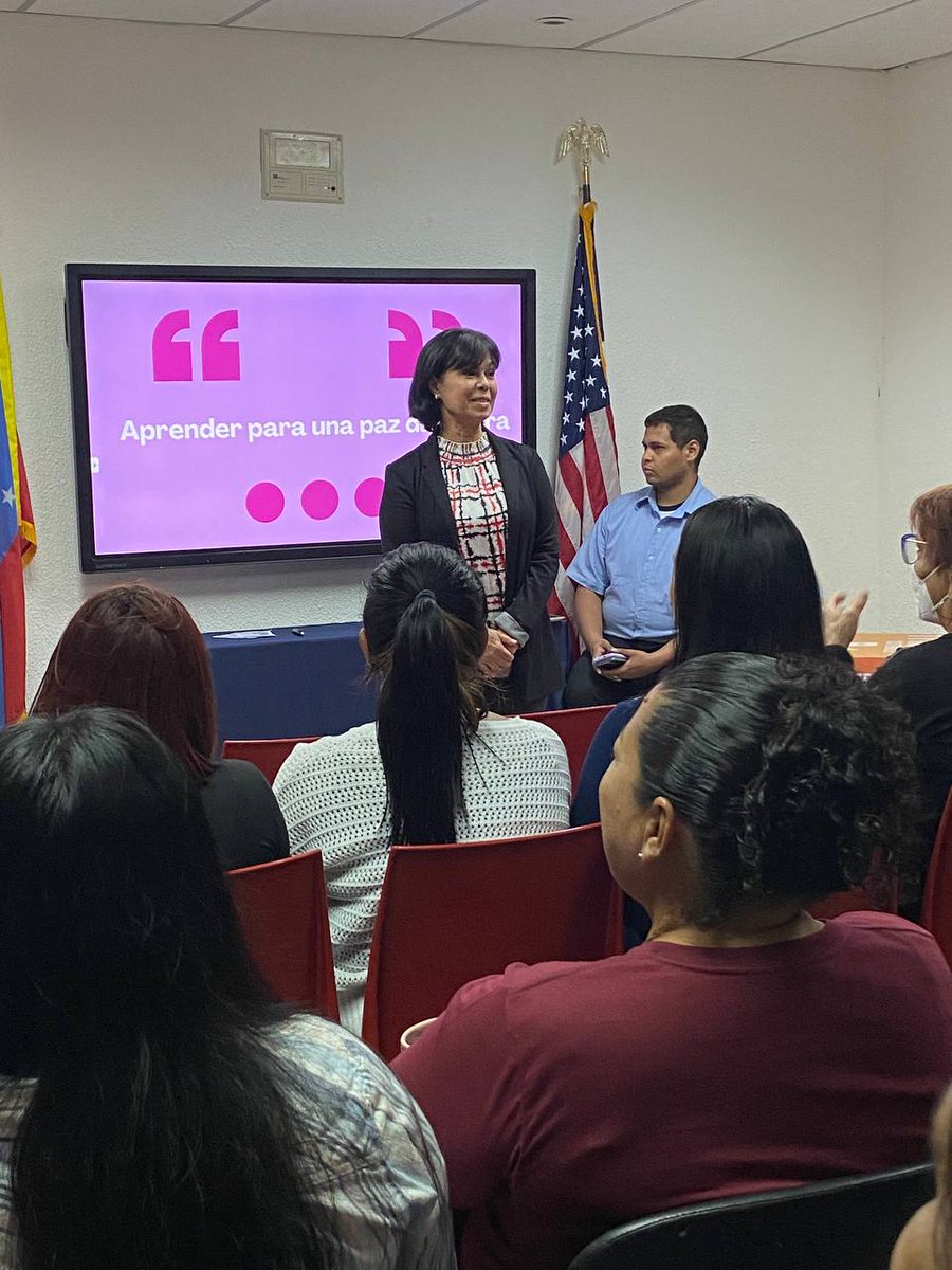 INTERNATIONAL DAY OF EDUCATION 👩🏻‍🏫

🤩Ayer conmemoramos el día internacional de la educación con una charla acerca de la educación igualitaria.

¡Gracias a todos por asistir!❤️

#EducationDay #DiaInternacionalDeLaEducacion #Maestros #igualdad #inclusion