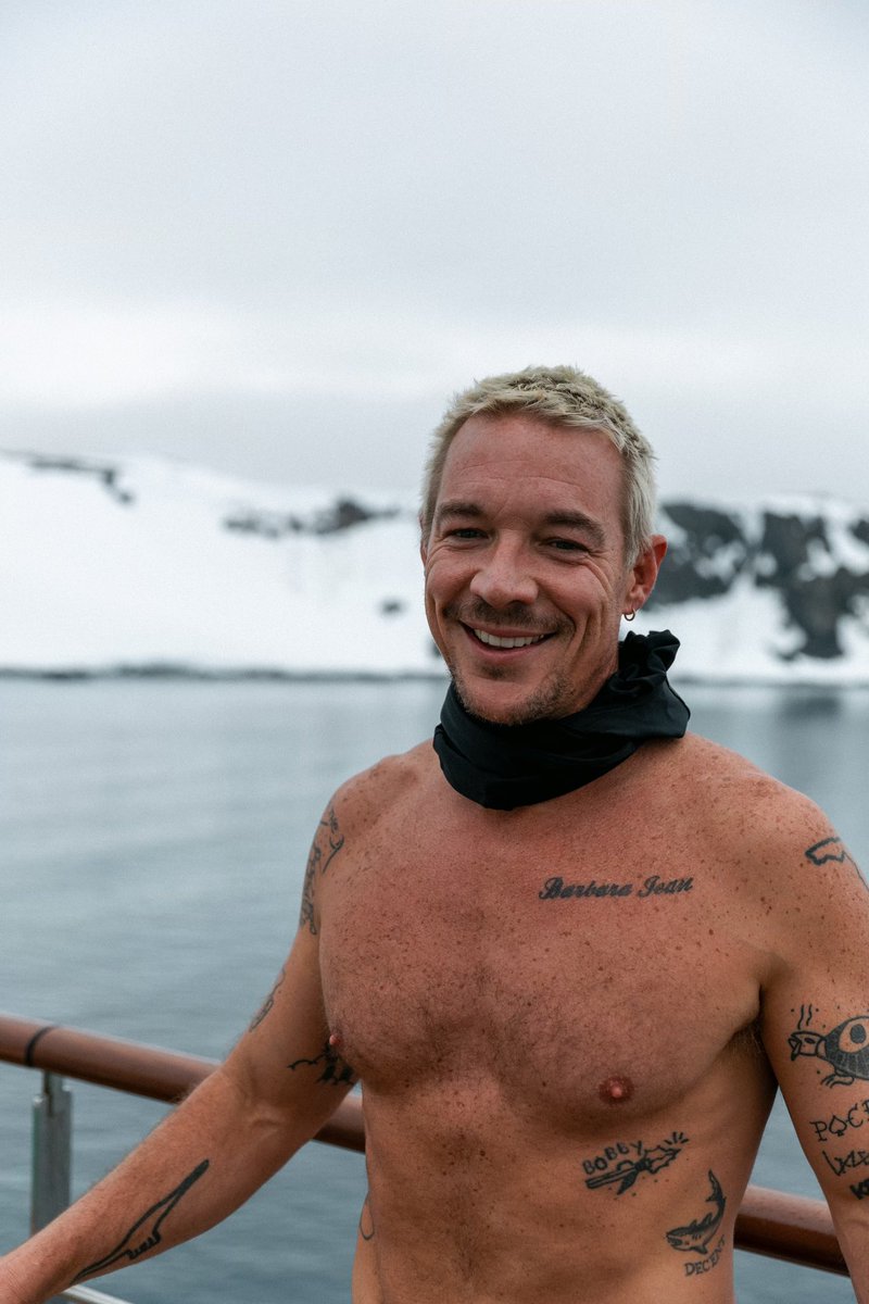 diplo's tweet photo. I didn’t want to tell everyone but my PR team said I should address it. I did adopt a penguin while in Antarctica but the ops wouldn’t let me take him through Chilean immigration

I did a 90 minute set on a helipad in his honor, pls go watch it and drop a 🐧 below to let him know daddy still cares about him