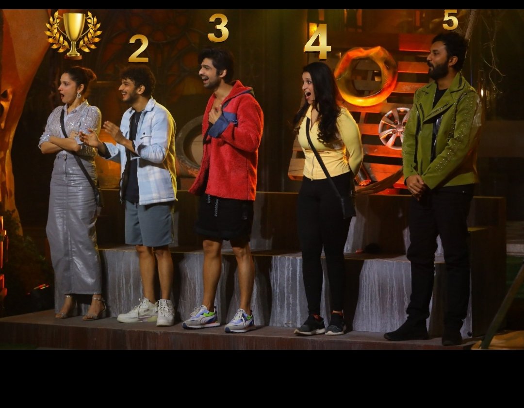 queenankita_fc's tweet photo. Standing in right order only !!

VOTE FOR ANKITA LOKHANDE ❤️

#AnkitaLokhande #VoteForAnkita 
#AnkitaIsTheBoss @JioCinema https://t.co/tW6bD9a7LH