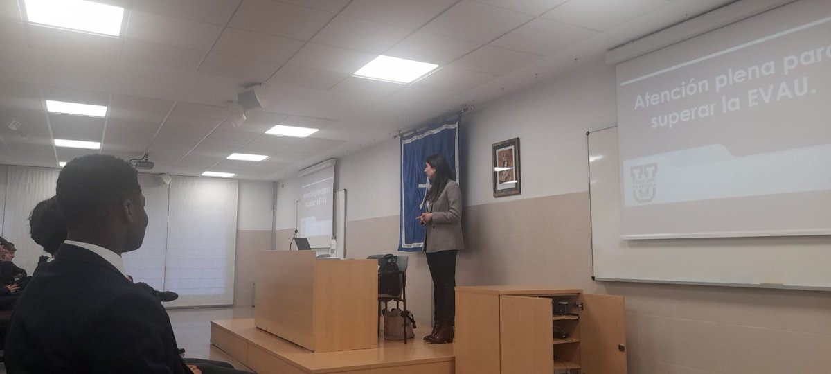 AndelColegio's tweet image. ¡Día de aprendizaje en nuestras sesiones preuniversitarias con los alumnos de Bachillerato! 📚💡

Esta semana nos sumergimos en las dinámicas y motivadoras sesiones de &quot;Motívate&quot; y &quot;Cómo enfrentarse a la EvAU con éxito&quot;. 💪

#Preuniversitario #Motivación #ÉxitoAcadémico