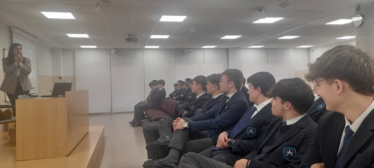 AndelColegio's tweet image. ¡Un agradecimiento especial a la Universidad Francisco de Vitoria por colaborar nuevamente con nuestro colegio y brindar valiosos consejos para culminar con éxito la segunda parte del curso! 🚀

¿Cuál fue tu consejo favorito? ¡Comparte tus impresiones en los comentarios!