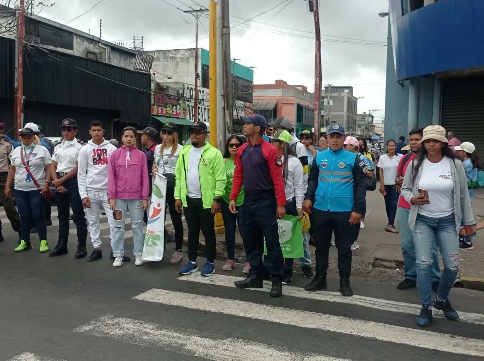 El Equipo de Gestión Ecosocialista, en compañía de diversas instituciones y estudiantes, se desplegaron en los estados Anzoátegui y Monagas, para la Toma de semaforos, en el contexto de la semana de la Educación Ambiental en Venezuela.