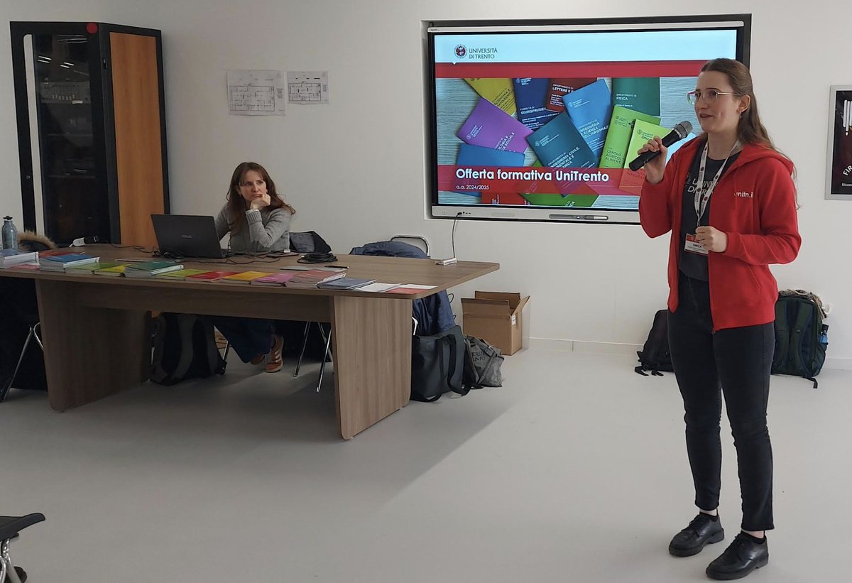 ItetMantegna's tweet photo. Oggi le classi quarte e quinte dell'istituto hanno incontrato gli orientatori dell'Università di Trento che hanno presentato l'offerta formativa del loro ateneo. 
#unitn #università #orientamentoscolastico
https://t.co/diKZH4oHSS https://t.co/WvX9OBUADa
