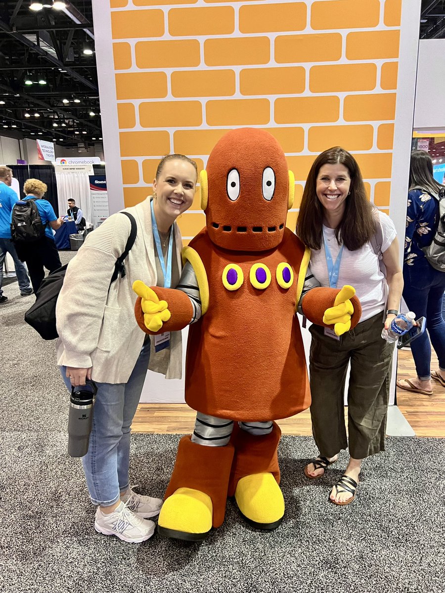 Is there anything better than hanging out with Moby from @brainpop at @fetc?? 🧡 @jill_pierce #BrainPOPcertifiededucator #FETC2024
