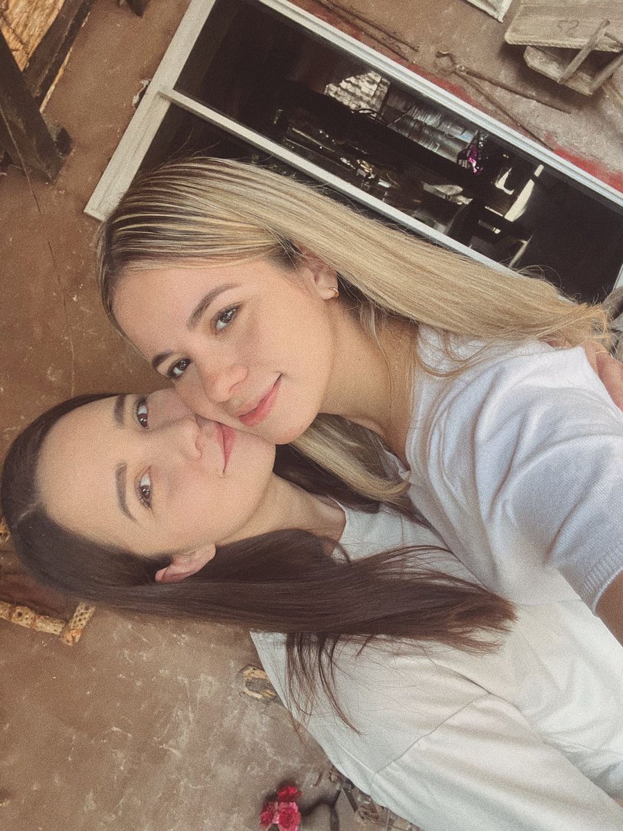 anaisabeel's tweet photo. Que bonita es la vida contigo, mi amor. https://t.co/3sFvFIEaFa
