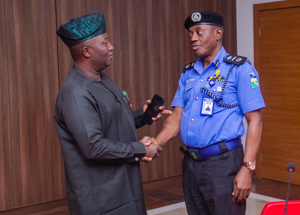 arcsamueljatau's tweet photo. Today, we convened an emergency security council meeting, headed by Governor @CalebMutfwang. Diligently addressing the pressing security concerns with a focus on swift and lasting solutions.
1/3 https://t.co/zT1qPS94Wb