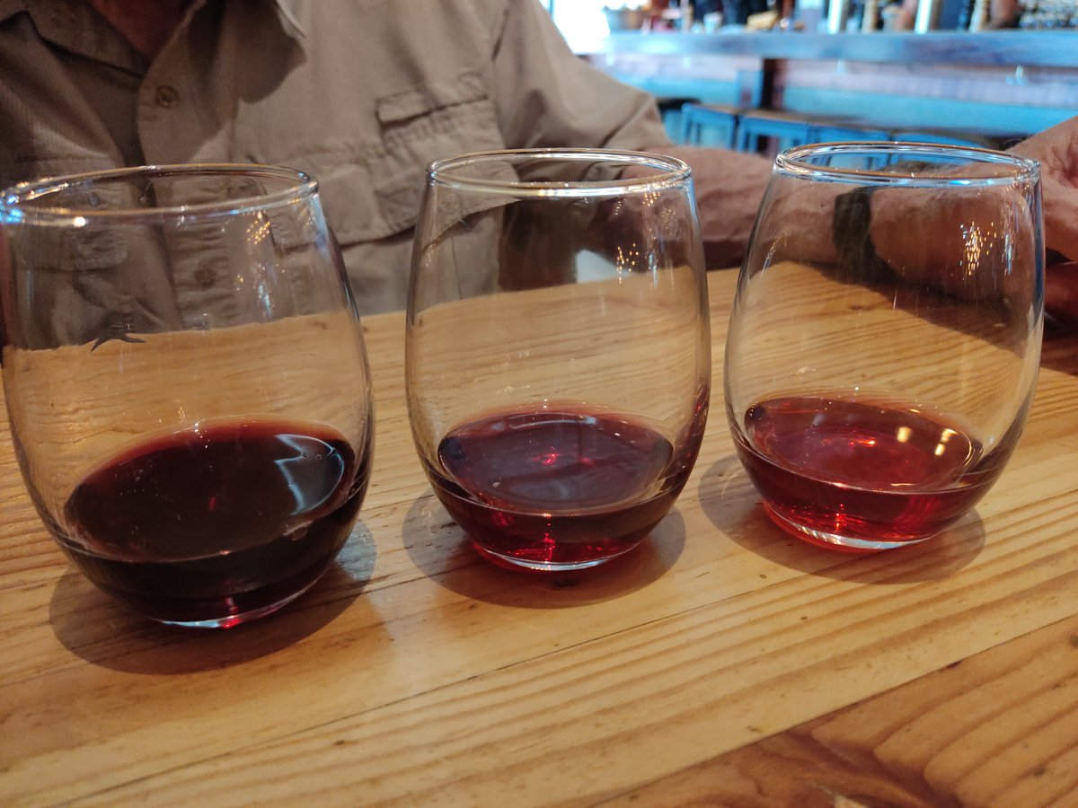 Trying to find Arizona wine in Arizona was harder than I thought it would be. So I created a list of wine bars and wineries near Sedona to help you avoid my mistakes: epicureanexpats.com/visit-wine-bar…… #SaturdayVibes #travel #Sedona #wine #winelovers