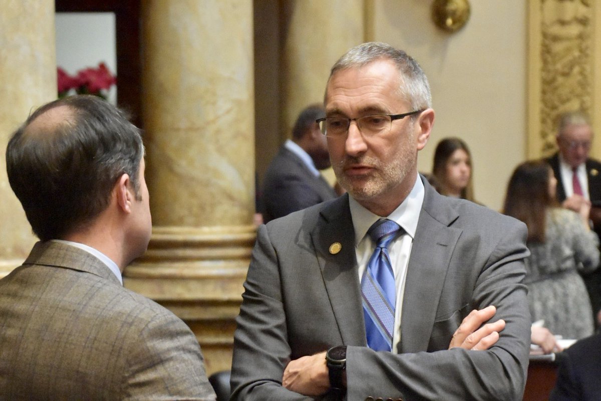 <a href="/JCarpenterKY/">Jared Carpenter</a> <a href="/Smithkysenate/">Brandon Smith</a> <a href="/GexForSenate/">Gex "jay" Williams for Kentucky State Senate</a> <a href="/KyMikeWilson/">Mike Wilson</a> We are happy to have Senator <a href="/AmandaMBledsoe/">Amanda Mays Bledsoe</a> back with us in the Senate chamber! 

See background here via <a href="/LEX18News/">LEX 18 News</a>:  lex18.com/news/covering-… #KYGA24