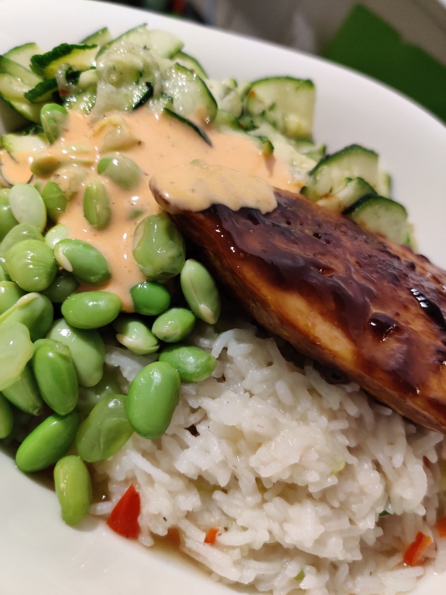 Warmyone's tweet photo. vegan teriyaki chicken with salad https://t.co/n61WasTkw8