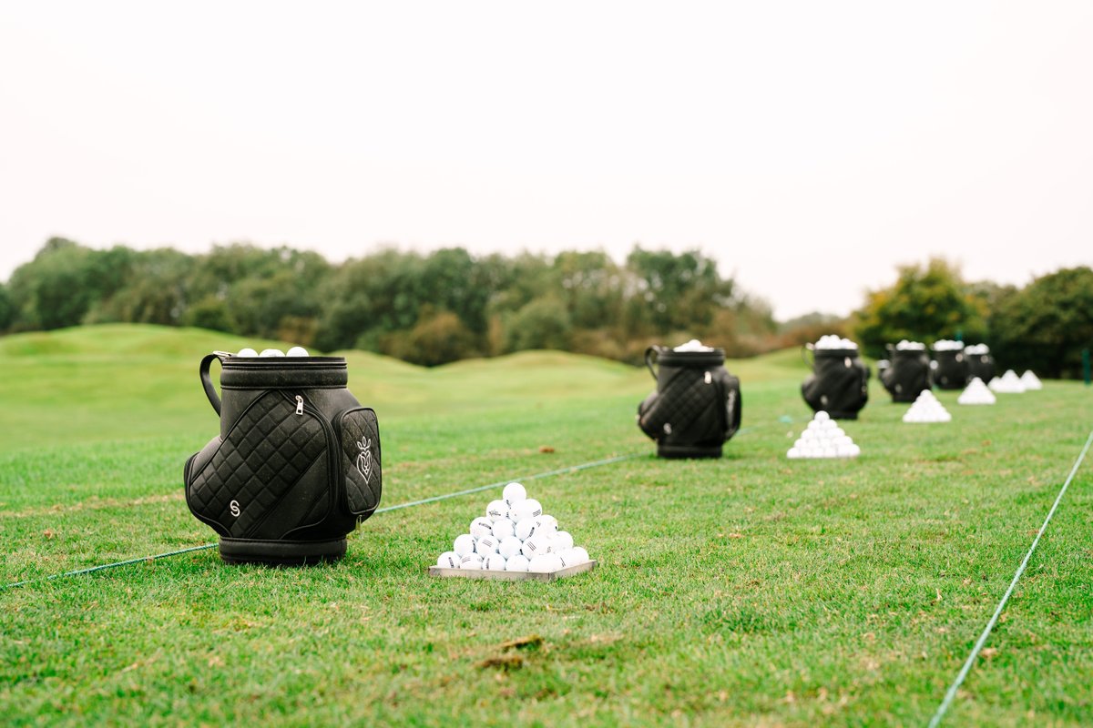 Manorgolfclub's tweet photo. Practice makes perfect right?

#drivingrange #practicerange #golflife #wintergolf #golfgoals #wiltshiregolf https://t.co/OuR6kxAS4H