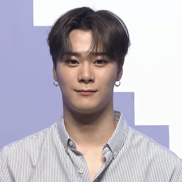 bindoingthings's tweet image. #영원한_나의달_문빈_생일축하해

I hope you are doing well bin. Be happy, be healthy, eat lots of delicious food, and continue to shine brightly wherever you go. ilysm