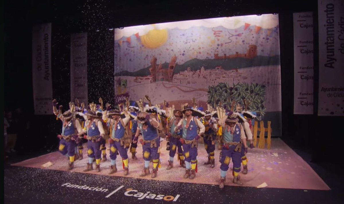 jaenmerecemas1's tweet photo. Felicitamos a la comparsa #ElAventurero, de #Jaén capital, por su aclamada actuación en el #GranTeatroFalla de #Cádiz hoy. Ojalá que sus letras sean oídas por todos los políticos. Detalles con fondo de Jaén y las mochilas recreando el teatro Darymelia. ¡¡Bravo!!
#JaénMereceMás https://t.co/xaGvnyTylT