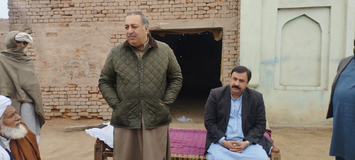 PTIOfficialMTN's tweet photo. پاکستان تحریک انصاف کے نامزد اُمیدوار #NA152 اور عمرا ن شوکت امیدوار #PP221 مخدوم سید عامر عبا س یونین کونسل جک9 فیض اقبال حسین فیاض حسین اور اہل علاقہ نے بھر پور حمایت کا علان کیا اور ہر طرح کی سپوٹ کی یقین دہانی کرای
#ملتان_کپتان_کا
#اب_غلامی_نامنظور https://t.co/XBsojT6ymp