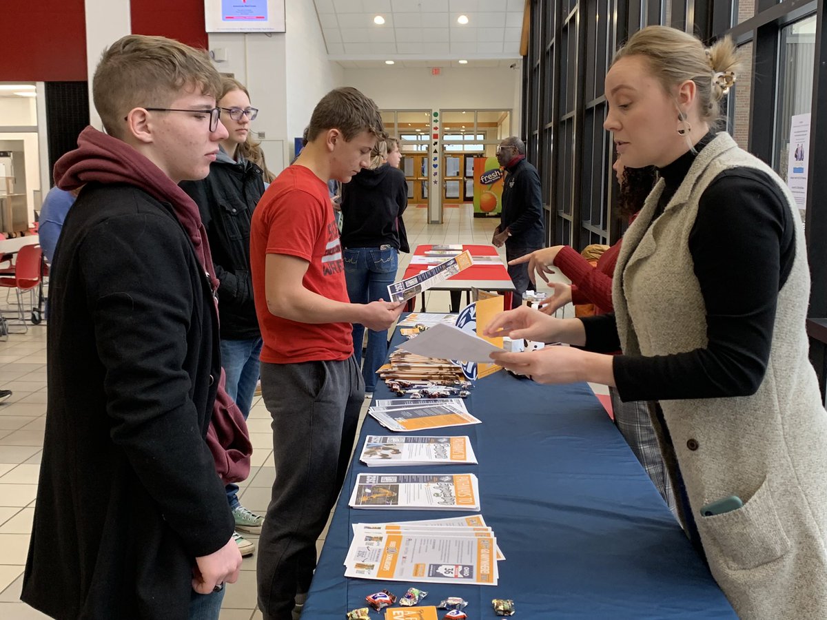SHSSchoolCouns1's tweet photo. Thank you to our CCP reps from COTC, HC, OU-L/OU-Z, OSU-N, &amp; ZS for participating in the College Credit PLUS (CCP) Career Pathways Fair last Thursday.  As a reminder, there will be a CCP Information Night at 6:30pm tonight  in the SHS Commons. https://t.co/LQoUoYdoY9