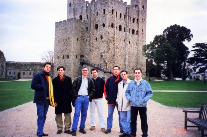 CheveningFCDO's tweet photo. What was it like to be a #Chevening Scholar in 1999?
For Alumnus Carlos Alexandre A. Rocha, being surrounded by 'young, bright and resourceful people from all around the world' was an invaluable opportunity 🎓
#40YearsOfChevening
https://t.co/FbHj0RSMCk https://t.co/Q2zRqL66rn