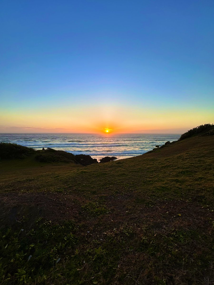 NewyBeachBum's tweet photo. Friday. Heading home today….. need to spend some time with my girl before she goes away on Sunday. 
I’ve missed her more than I thought I would. 

#Sunrise #SaltTherapy #HatHead 

2024 day 26/26 https://t.co/KwxJMwcvLm