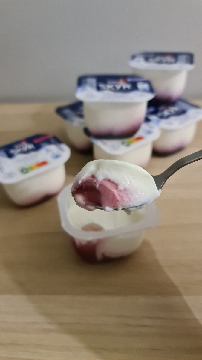 LesCharliesCleo's tweet photo. #yoplaitskyr #skyrpréférédesfrançais #yoplaitskyràlafrançaise https://t.co/ryeDiKmX59