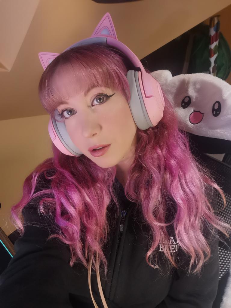 elena_kitsu's tweet photo. Je suis en live sur #Twitch ! 🥰
https://t.co/fTKjtsk9H8
#TwitchStreamers

#ProjectPlanet #HTT2 https://t.co/8aTD0SsUkm