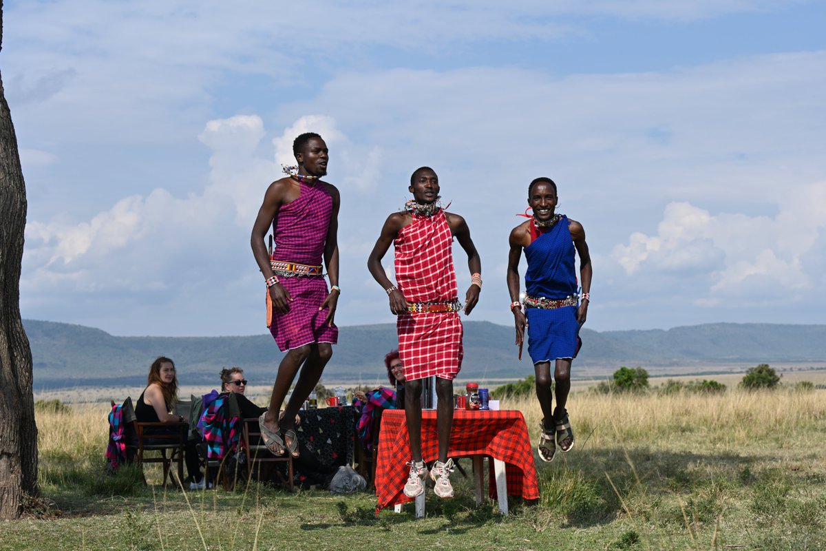 ¿Sabías lo que simboliza la danza del salto Masai? Simboliza el elevarse, soñar, explorar nuevos horizontes y mirar el mundo con los ojos de un niño, sin ningún tipo de límite.

Para ver más allá, a veces hay que coger impulso y....¡SALTAR!

#maasaimara #kenia