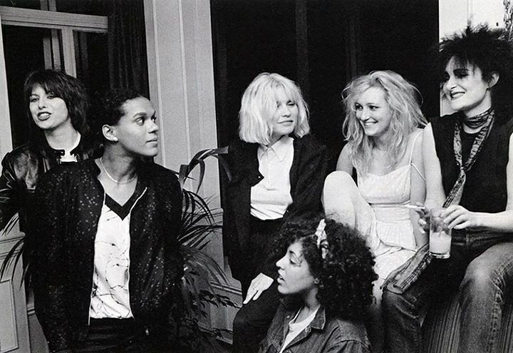 Chrissie Hynde of #ThePretenders, Pauline Black of #TheSelecter, Debbie Harry of #Blondie, Viv Albertine of #TheSlits,  Siouxsie Sioux of #SiouxsieAndTheBanshees, Poly Styrene of #XRaySpex
 London, August 1st 1980, photo by Chris Stein.