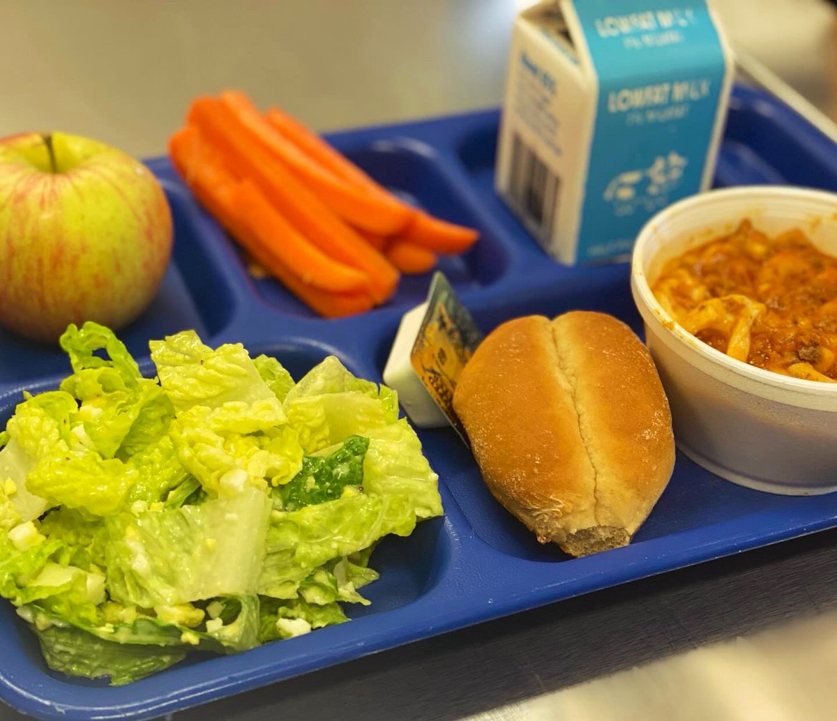 Johnny Marzetti made with local PA Beef (<a href="/HappyValleyMeat/">Happy Valley Meat | ethically raised, from farmers</a>) and commodity low-fat mozz cheese, Rocket salad with DoD fresh romaine lettuce as well as apples and carrot sticks from DoD fresh with local Rutters milk! 🤩 #fueluprockets #schoollunchrocks