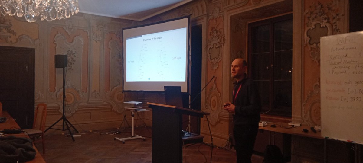 The last session of the day about RAxML- is given by Oleksiy Kozlov. #evomics2024