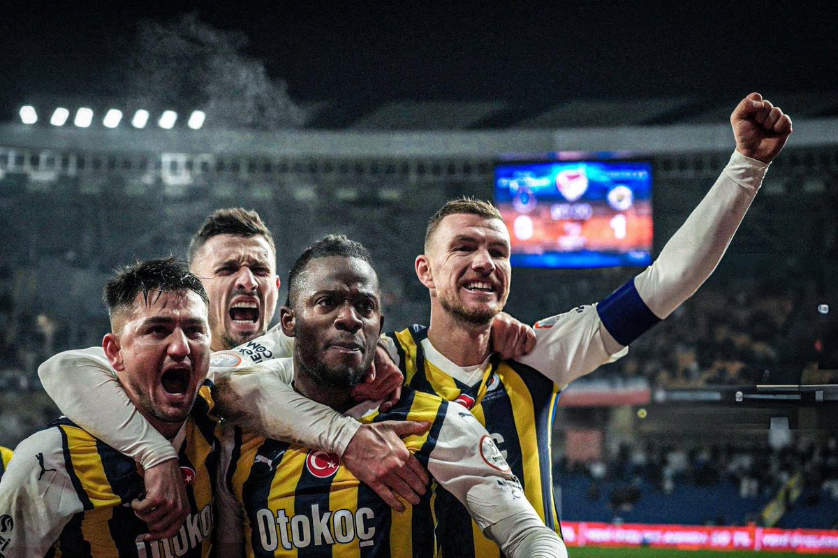 Focus!!! 
#Fenerbahçe #şampiyon #lider #ask #sarılacivert #dzeko #Batshuayi #cengiz