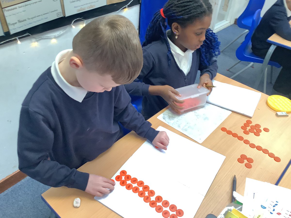 IPMATTowngate's tweet photo. #Year3tpa, working really hard using concrete materials to multiply 2 digits by 1 digit with an exchange this morning. #mathstpa. https://t.co/7m92vOdHGa