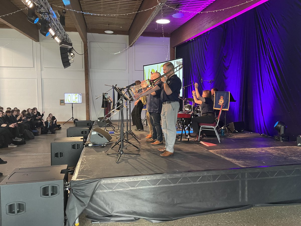 The Band of the #RoyalAirForce College’s ‘Diamond 9’ group recently supported <a href="/LMSlincsmusic/">LMSlincsmusic</a> at #Voicelt2024. 

#Voicelt2024 is an event organised by #LincolnshireMusicService, which gives the opportunity for students to participate in music workshops 🎤🎶👏 

#RAFMusic 🎺✈️🥁