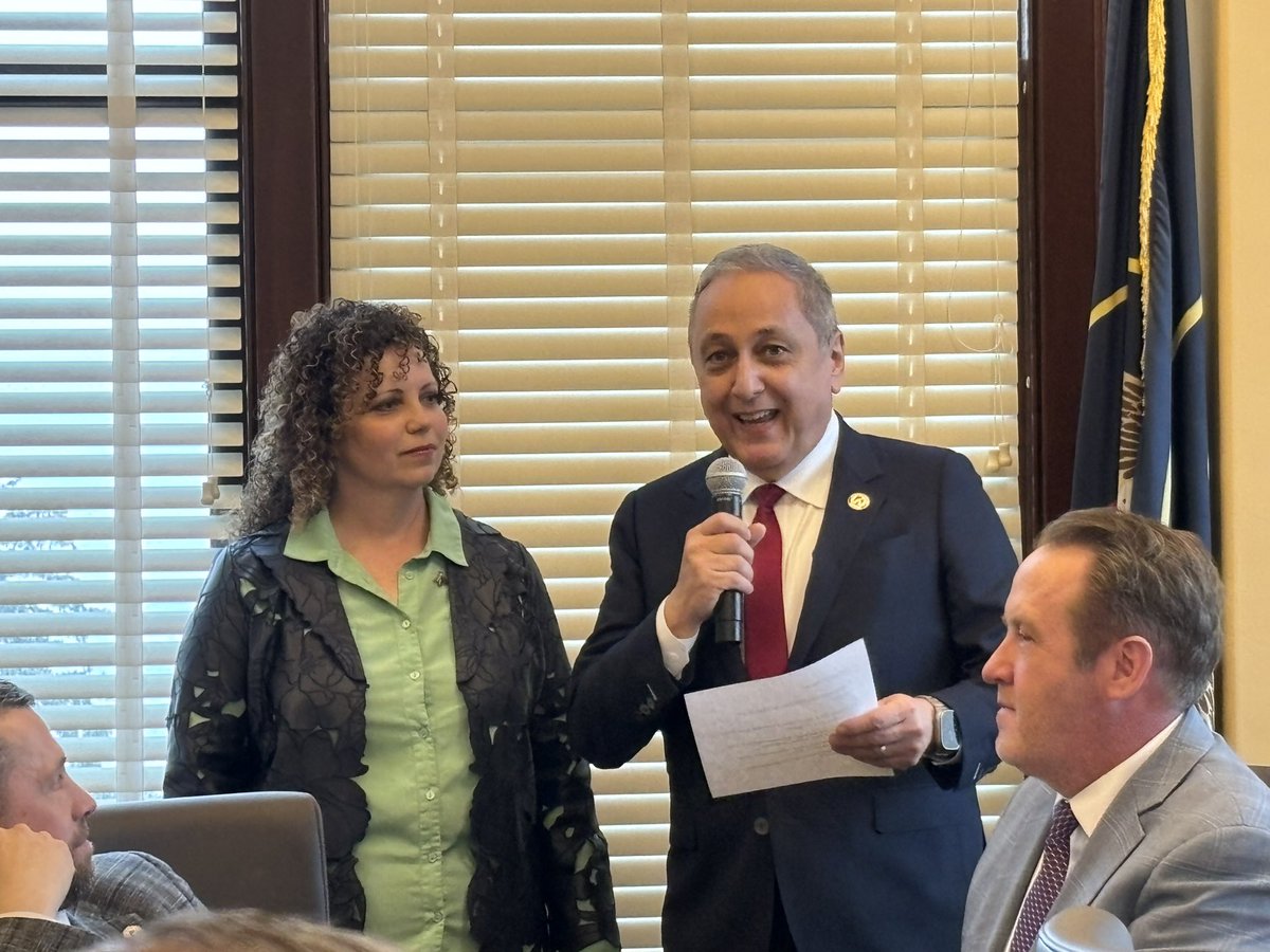 Fun moment at the legislature today as Rep Maloy (<a href="/cory_maloy/">Cory Maloy</a>) introduced Rep Maloy (<a href="/CelesteMaloyUT/">Celeste Maloy</a>). I’m grateful for her efforts to reign in DC bureaucratic agencies who overreach writing rules impacting Utah (replacing congressional authority)