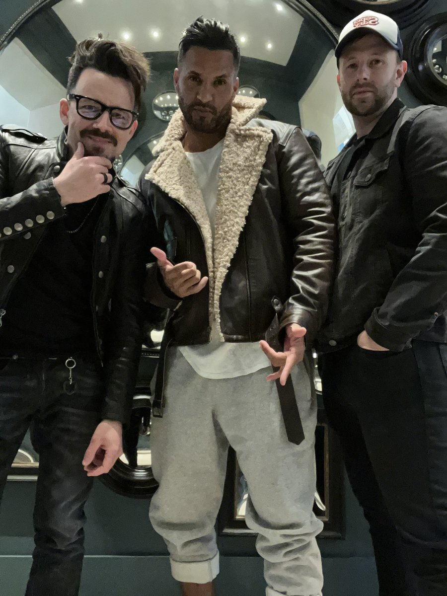 PaulCarella's tweet photo. Guess who just got announced for @JusInBelloCon ❤️. These guys….. https://t.co/PiUz0bdCLW