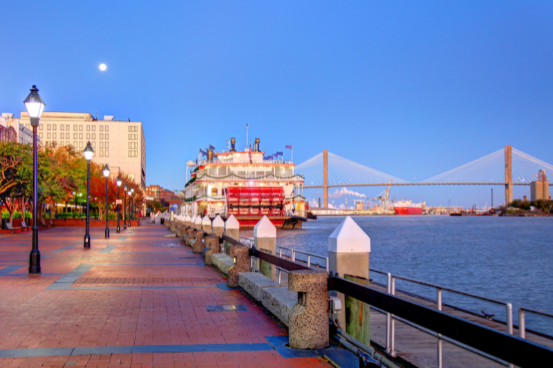 912vacation's tweet photo. New Spring and Summer memories await you on River Street!  😍
#SavannahGA https://t.co/EdTb0pGmCt