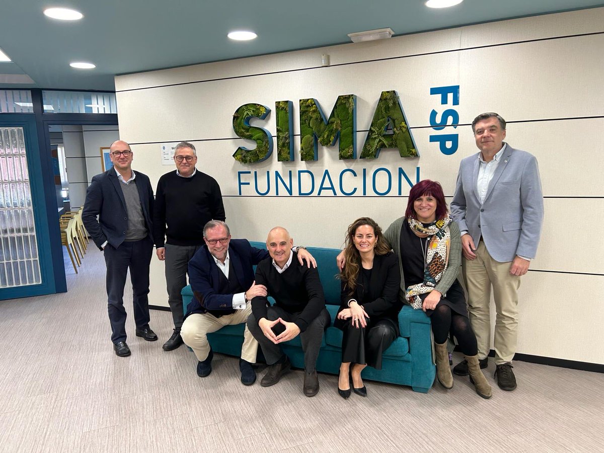 Le quiero agradecer expresamente a la comisión negociadora del convenio colectivo de pilotos de Air Europa ⁦<a href="/sepla_pilotos/">Sepla</a>⁩ el querer compartir con nosotros el éxito de su proceso de negociación, tras haber pasado por la fundación en un procedimiento de impulso gracias !!