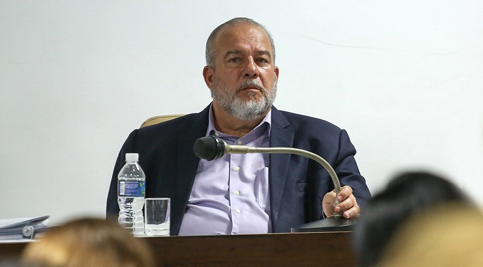 El primer ministro Manuel Marrero en el día de ayer, instó a las autoridades provinciales de Cuba a implementar correctamente las medidas adoptadas para corregir distorsiones y dinamizar la economía nacional.
#CubaConstruye