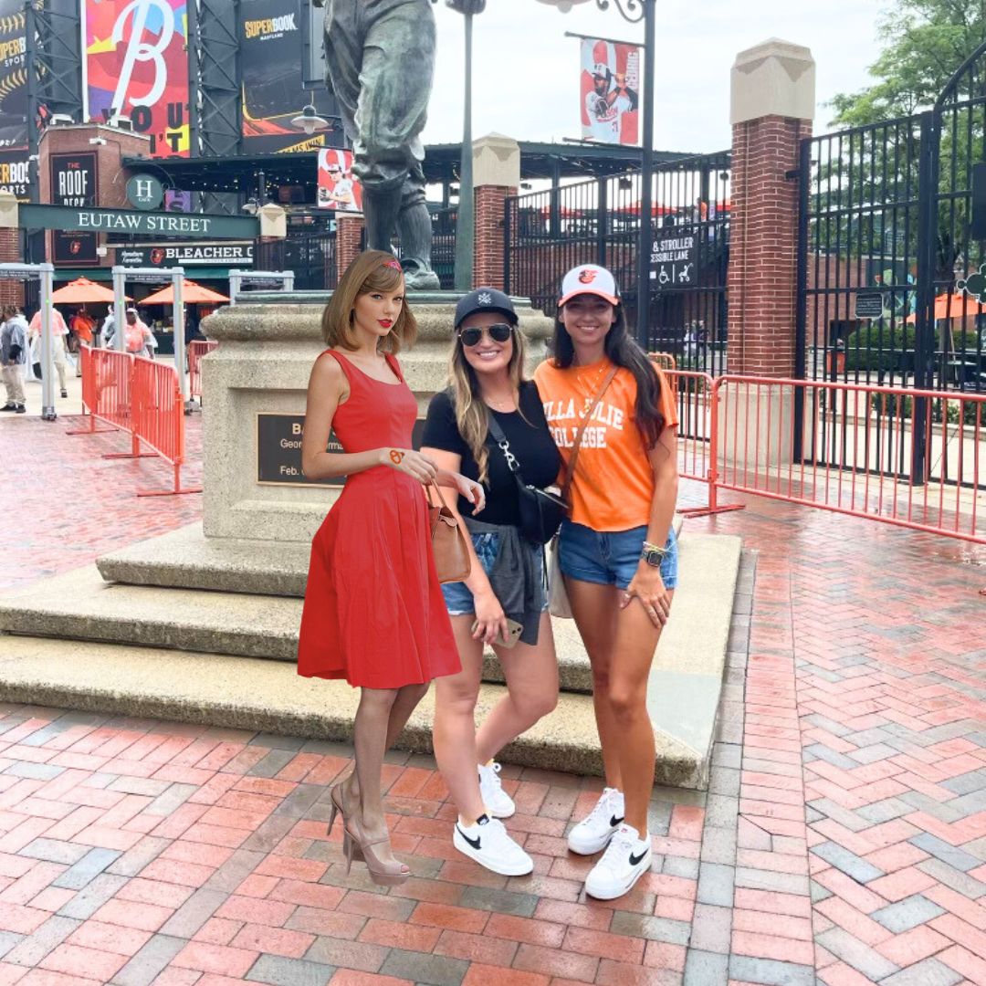 PROFILES tweet media