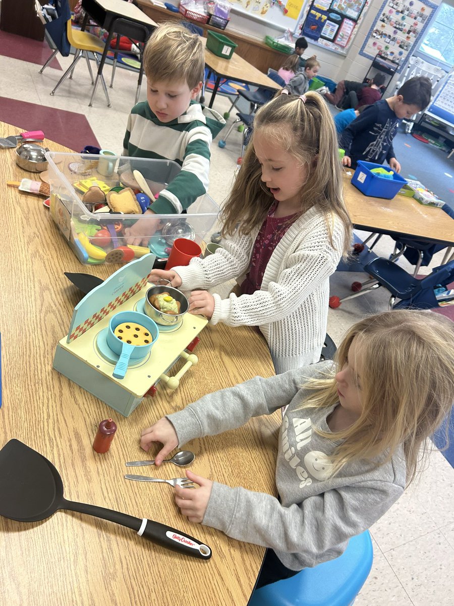 Indoor recess fun! But where is the sun!? ☀️ 🌞 <a href="/JFTatemES/">J. Fithian Tatem Elementary School</a> #tatemtigerpride