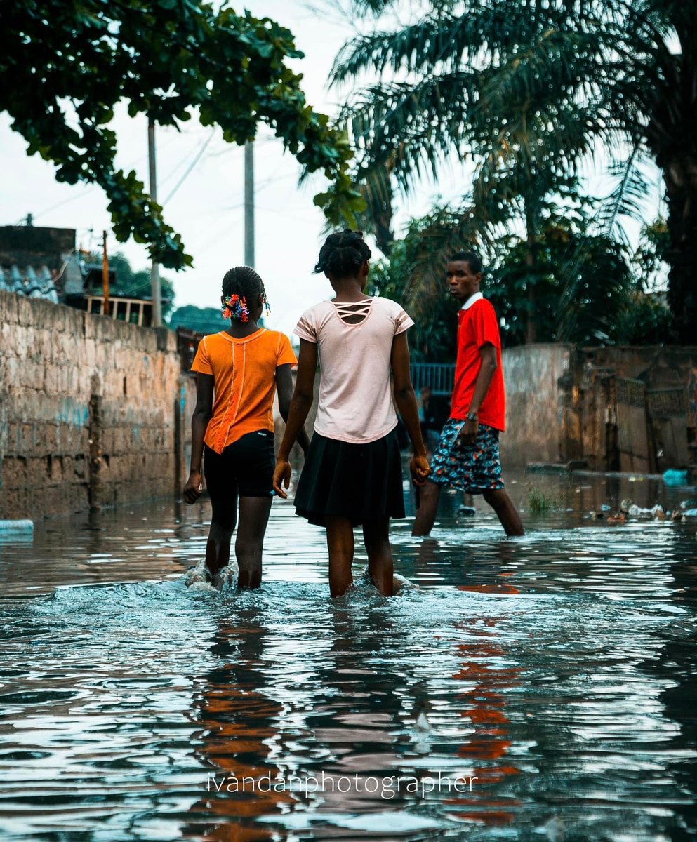 ZolaMandela's tweet photo. Feliz aniversário cidade de Luanda…
Hoje só tenho essas fotos feitas no meu bairro pelo meu amigo fotógrafo Mesquita. 

Mas amanhã irei a Marginal de Luanda fazer o tipo de fotografias que vocês gostam…… https://t.co/UfX3KMKAGr