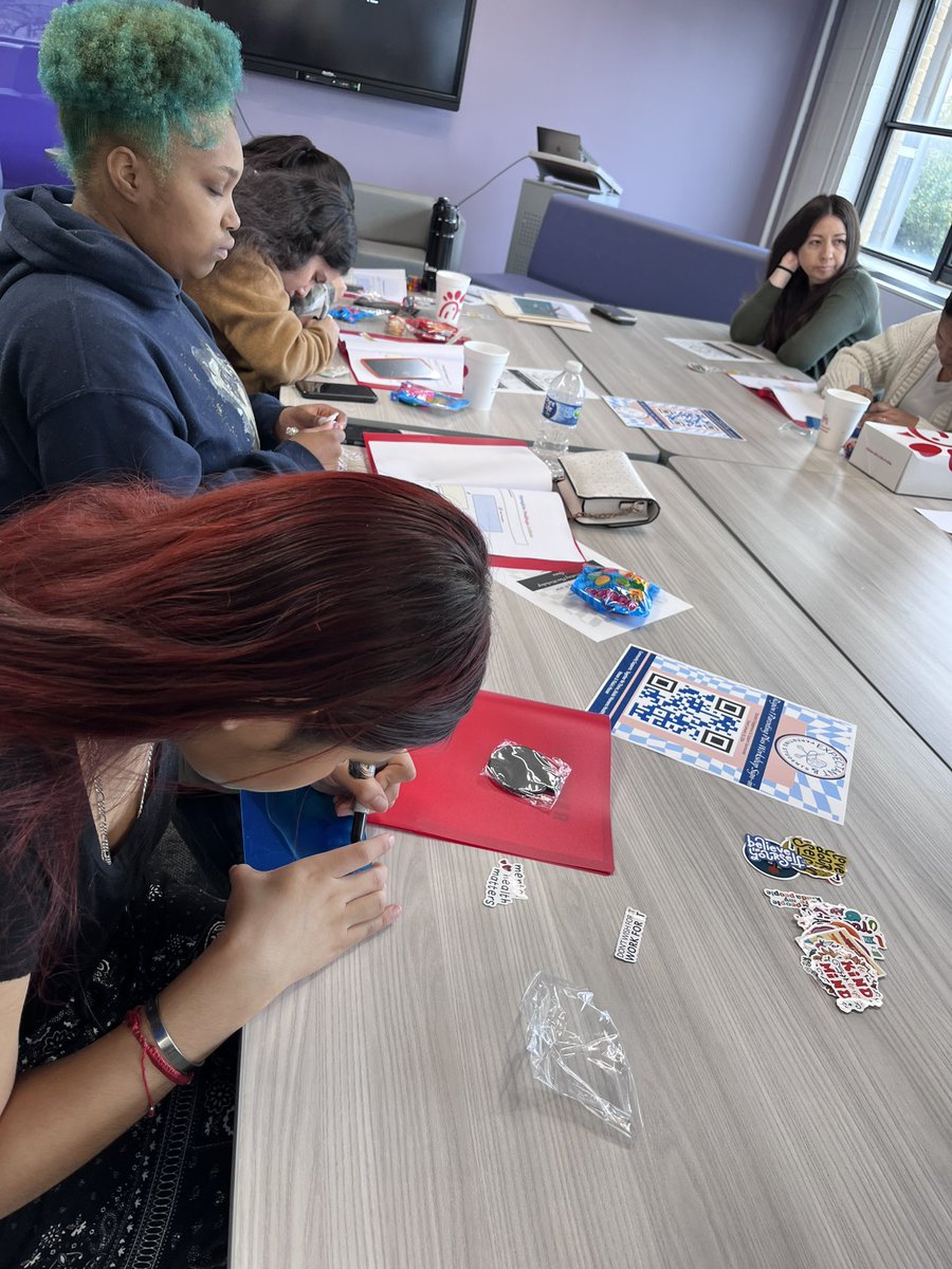 Sabrina_3714's tweet photo. Thank you Together We Thrive for the great affirmation activity with the students &amp; thank you to Viola’s house for providing the young ladies with the Mobile diaper drive 🤗 https://t.co/YF5lYjX5uO