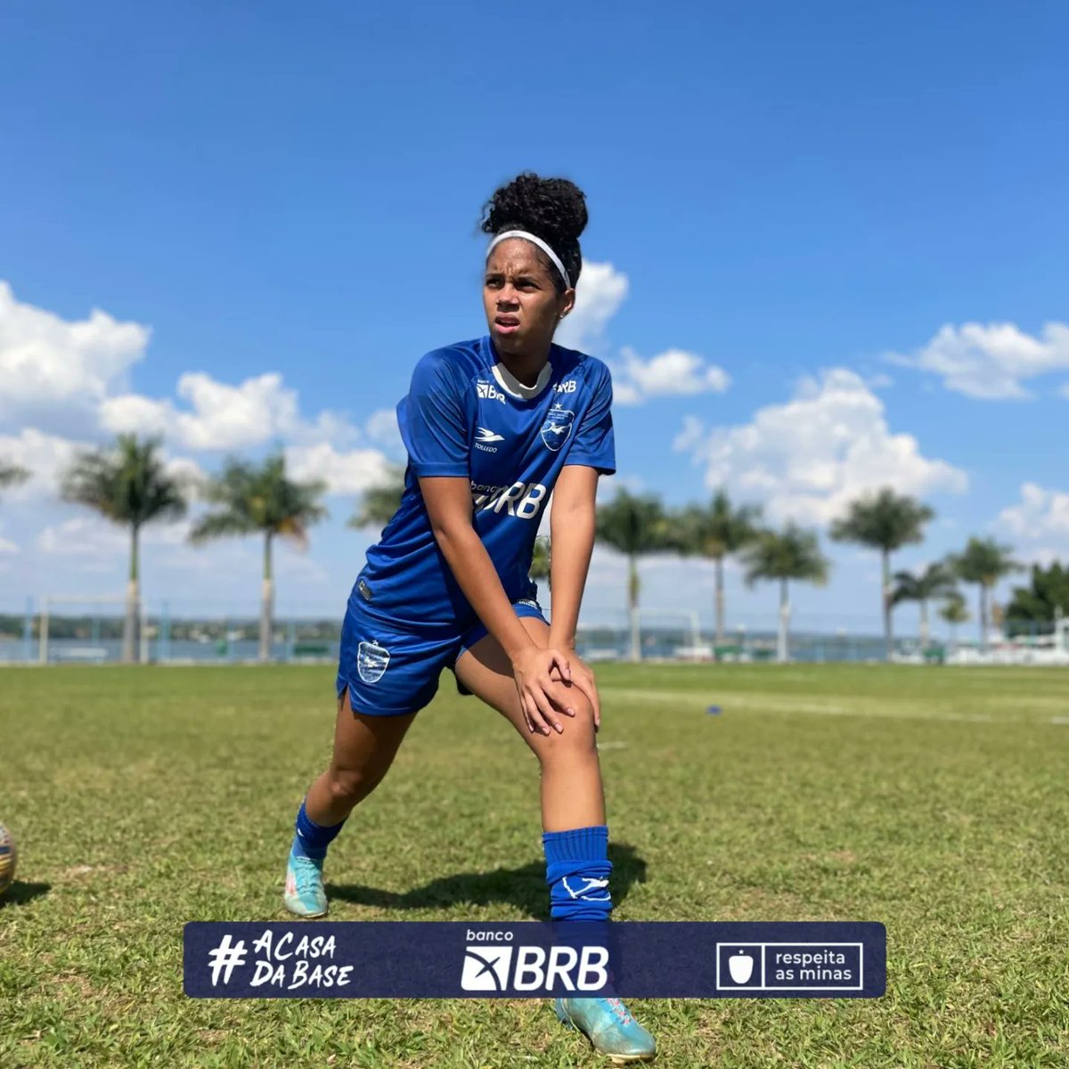 minasbrasiliaff's tweet photo. Garra, determinação e muita técnica! 🔥 As meninas do Sub-20 estão arrasando nos treinos, preparando-se para brilhar nos gramados.
.
.
.
#mbff #futebolfeminino #futebol #acasadabase #respeitaasminas https://t.co/1M4p4KzJve