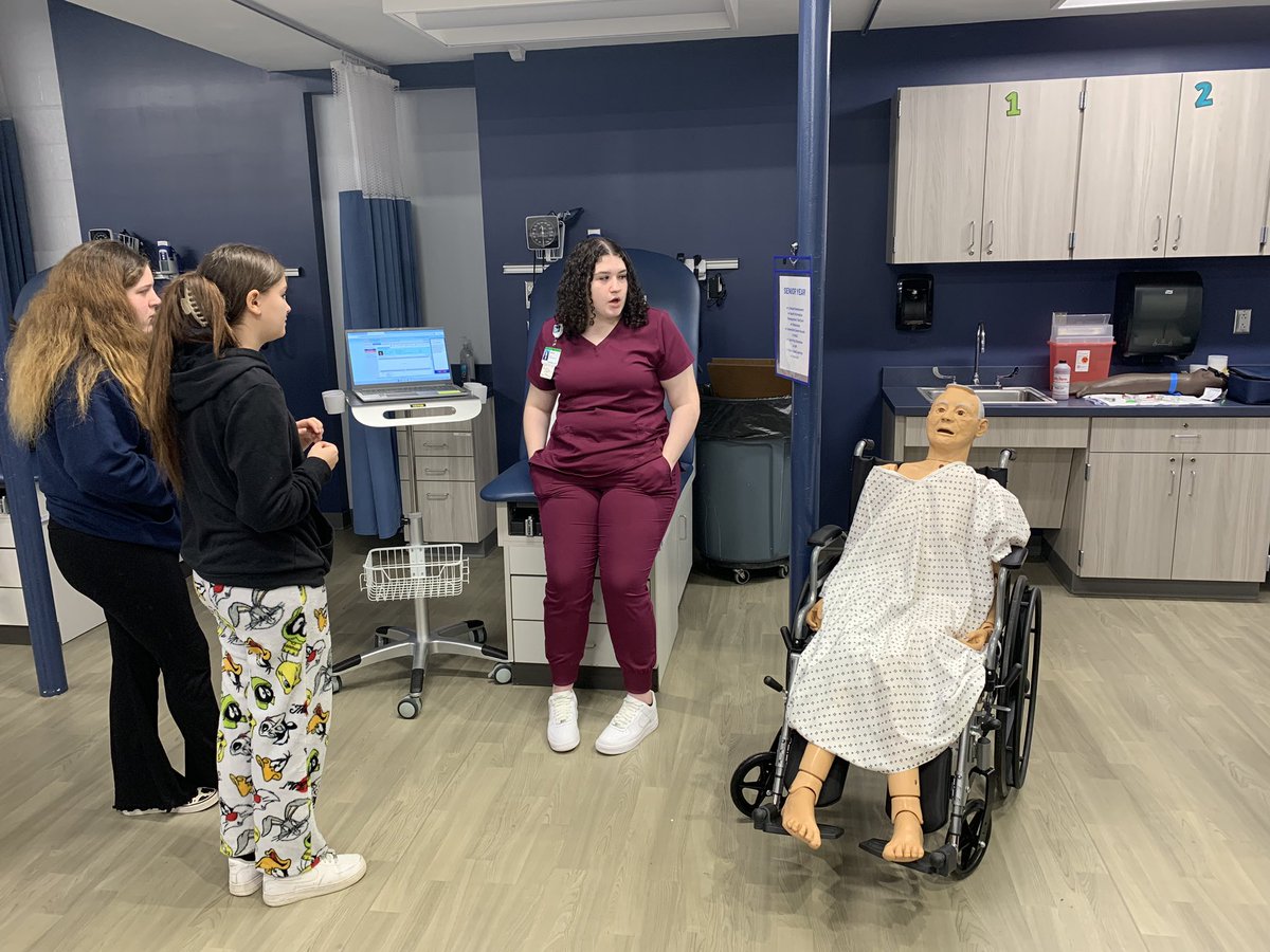 KCSWorkforceDev's tweet photo. It was a great day of sophomore @FairmontCTC tours! Whether CTC is what you choose or not, we have a pathway option for all students to help lead them to their goals for after graduation! https://t.co/qVREIitEon