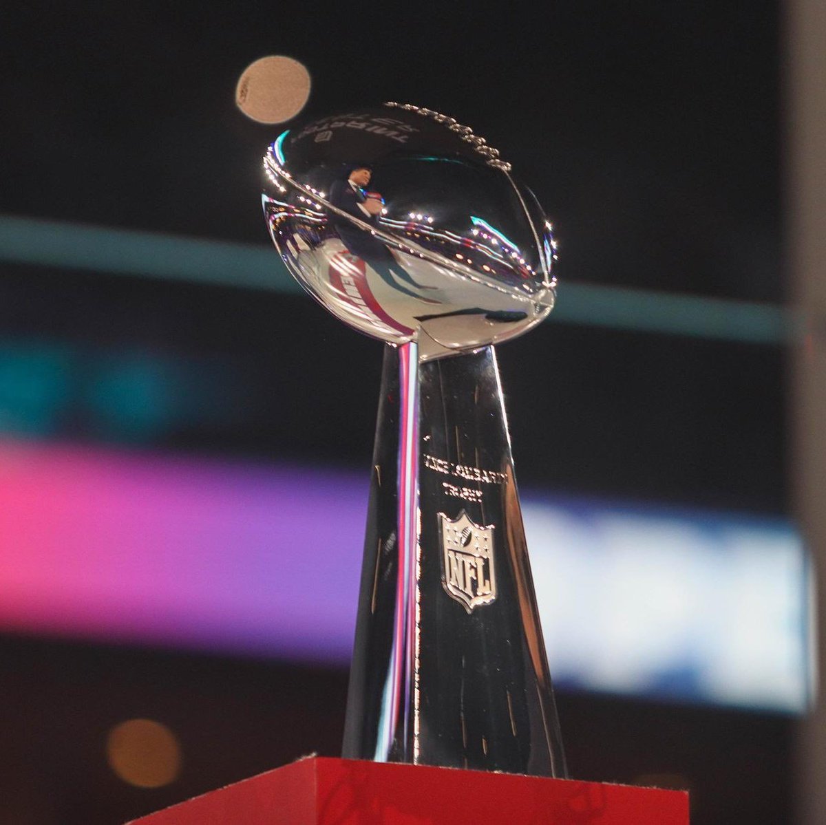 🚨🚨🌕| Lionel Messi will headline a Super Bowl ad for Michelob Ultra! It’ll be Messi’s first Super Bowl commercial. <a href="/APNews/">AP News</a> 🇺🇲😍