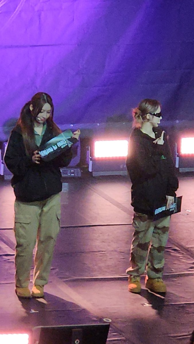 EVERGLOW IN PARIS //02.06 2026 tweet media