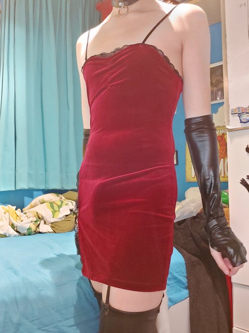 Do I look good in this dress, it's not too tight right? https://t.co/o3hAElWtty<a href="/tag/femboy"class="tags"><span>#femboy</span></a>