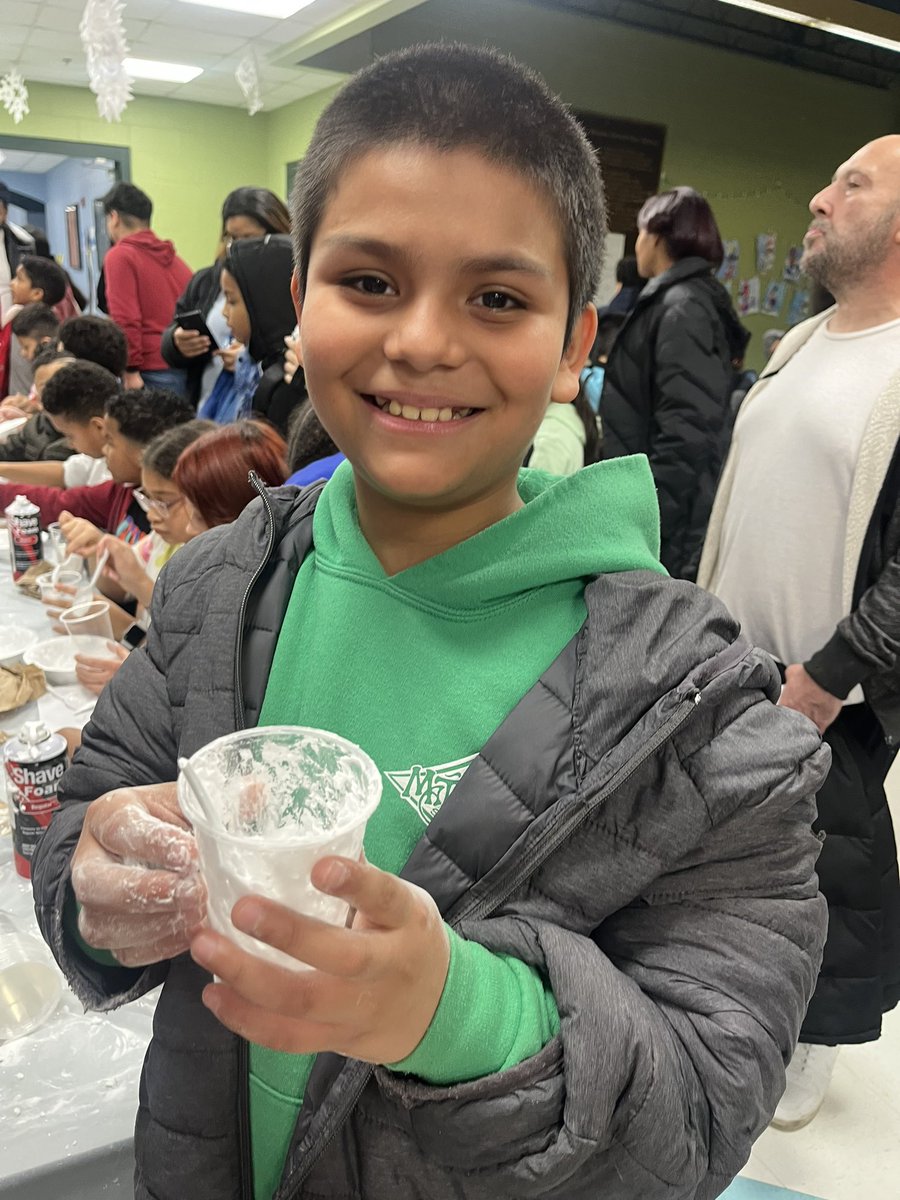 KimberlyKomocar's tweet photo. Title 1 &amp; Survey Works Family Engagement Event at my school! So many families attending and learning about how we can work together to support Ss! A special thank you to our AMAZING educators, staff and community partners for their support! @RIDeptEd @ElementaryZone @pvdschools https://t.co/NcbBvfKP0e