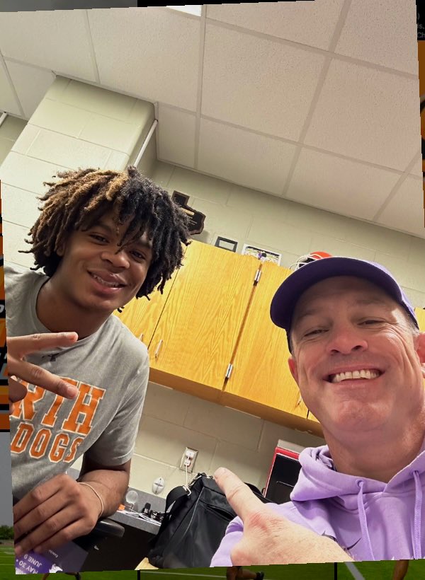Great visit today with @_CoachMattWells Thanks for stopping by @KStateFB