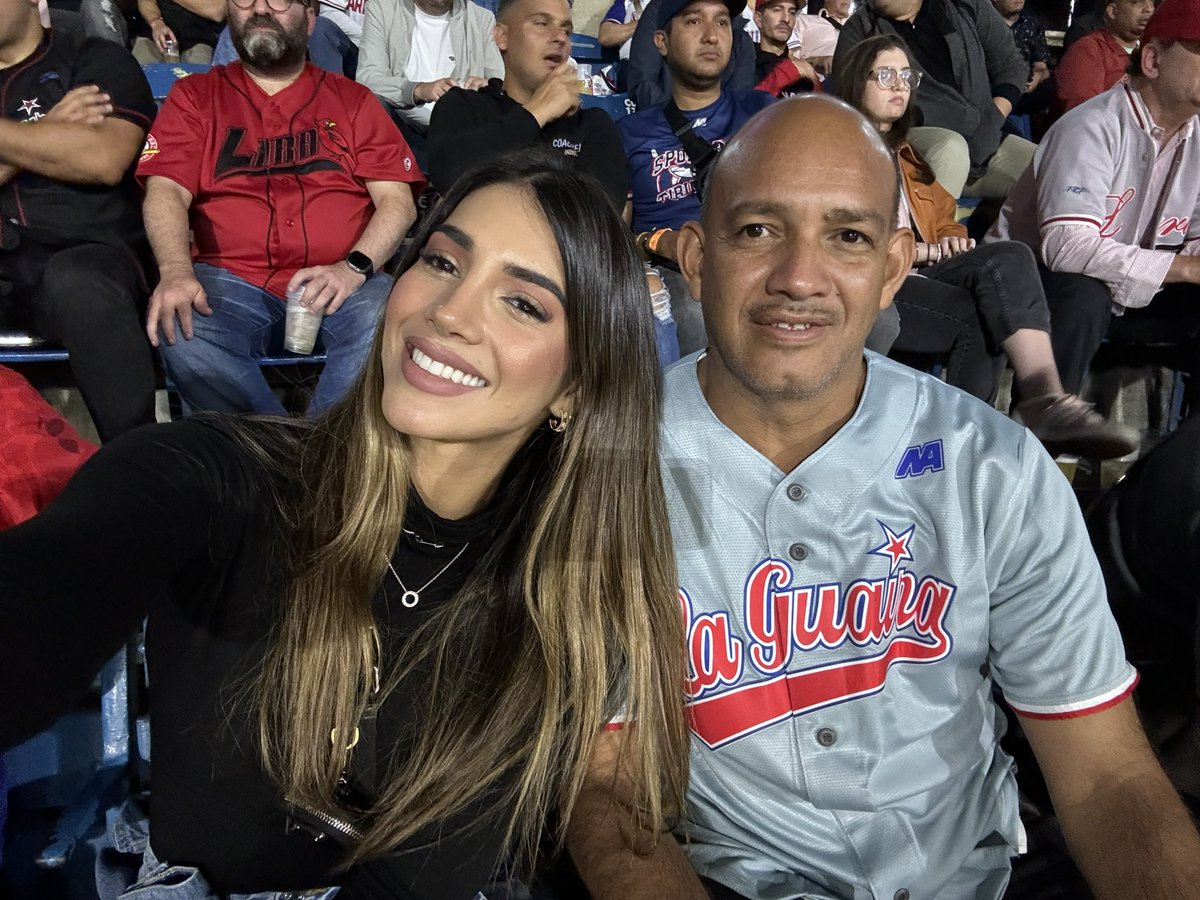 Vamooooos Tiburornessss!!! 

Estoy pegada con la gran final de béisbol y ustedes? A quien le vas ??