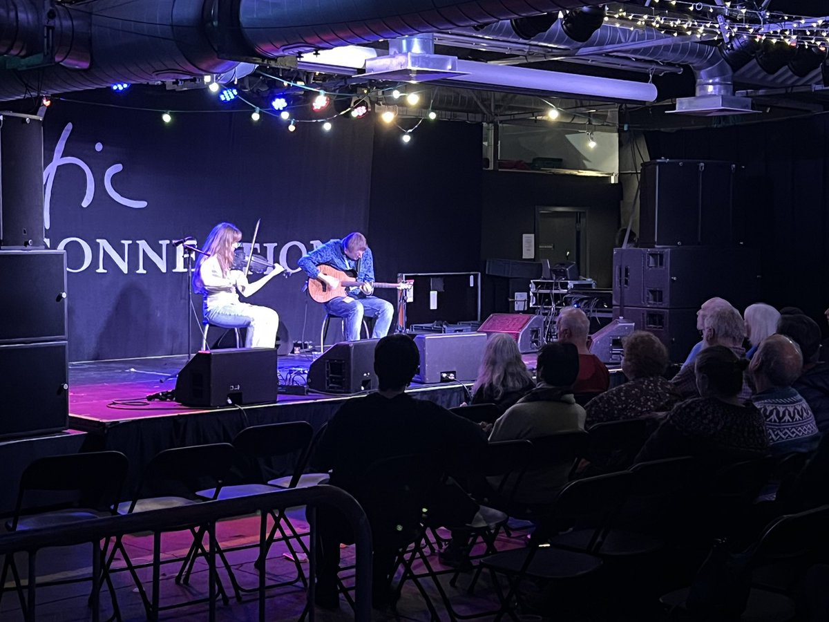 BDR_Andy's tweet photo. What a treat, Elizabeth Davidson-Blythe &amp; Dan Quayle absolutely tearing it up! #latenightsessions https://t.co/AQ6PYodKOB